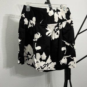 Skirt size medium from Maurice’s